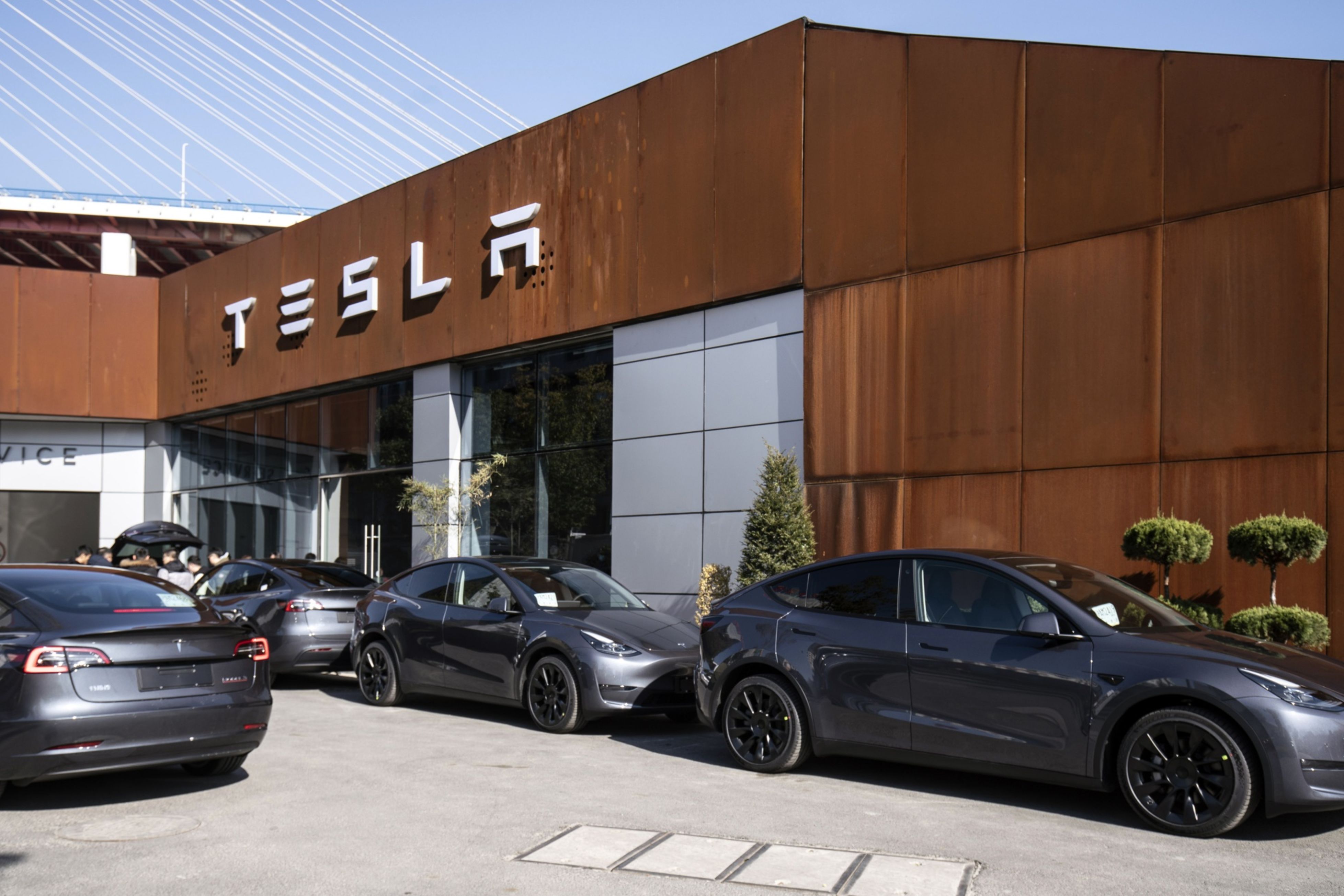 Tesla, Çin'de yaklaşık 285.000 elektrikli otomobili geri çekiyor