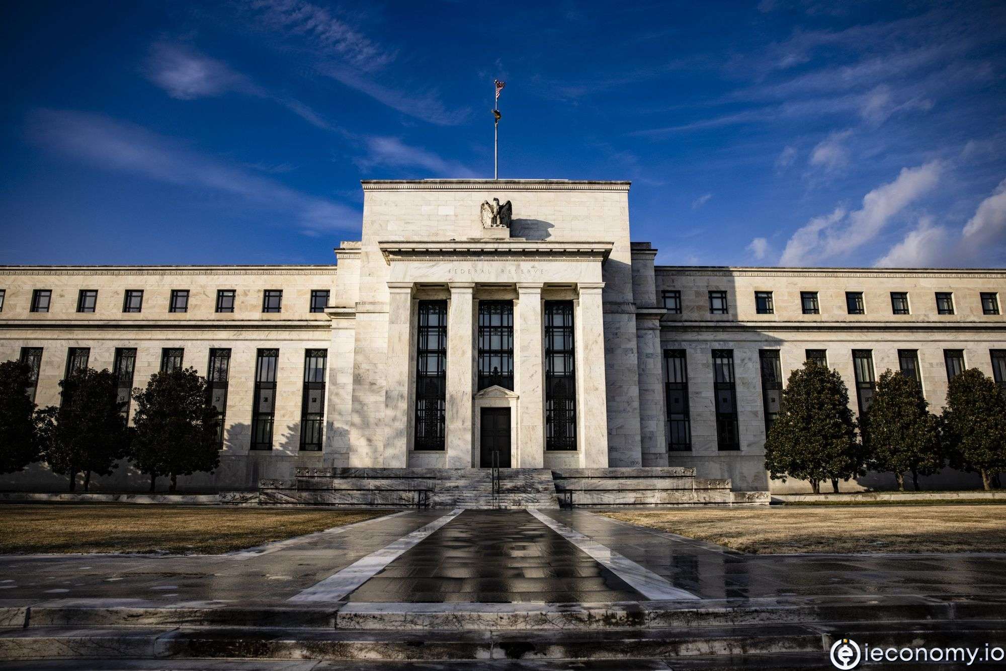 Fed is sticking to low interest rates despite the waning pandemic