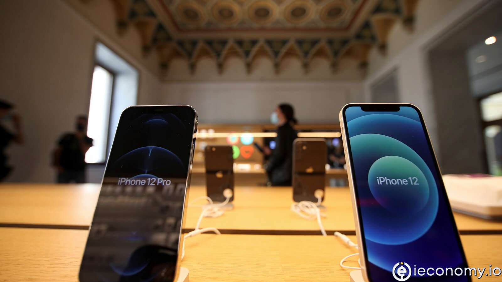 iPhone'ların satışıyla desteklenen Apple'ın karı, neredeyse iki katına çıktı