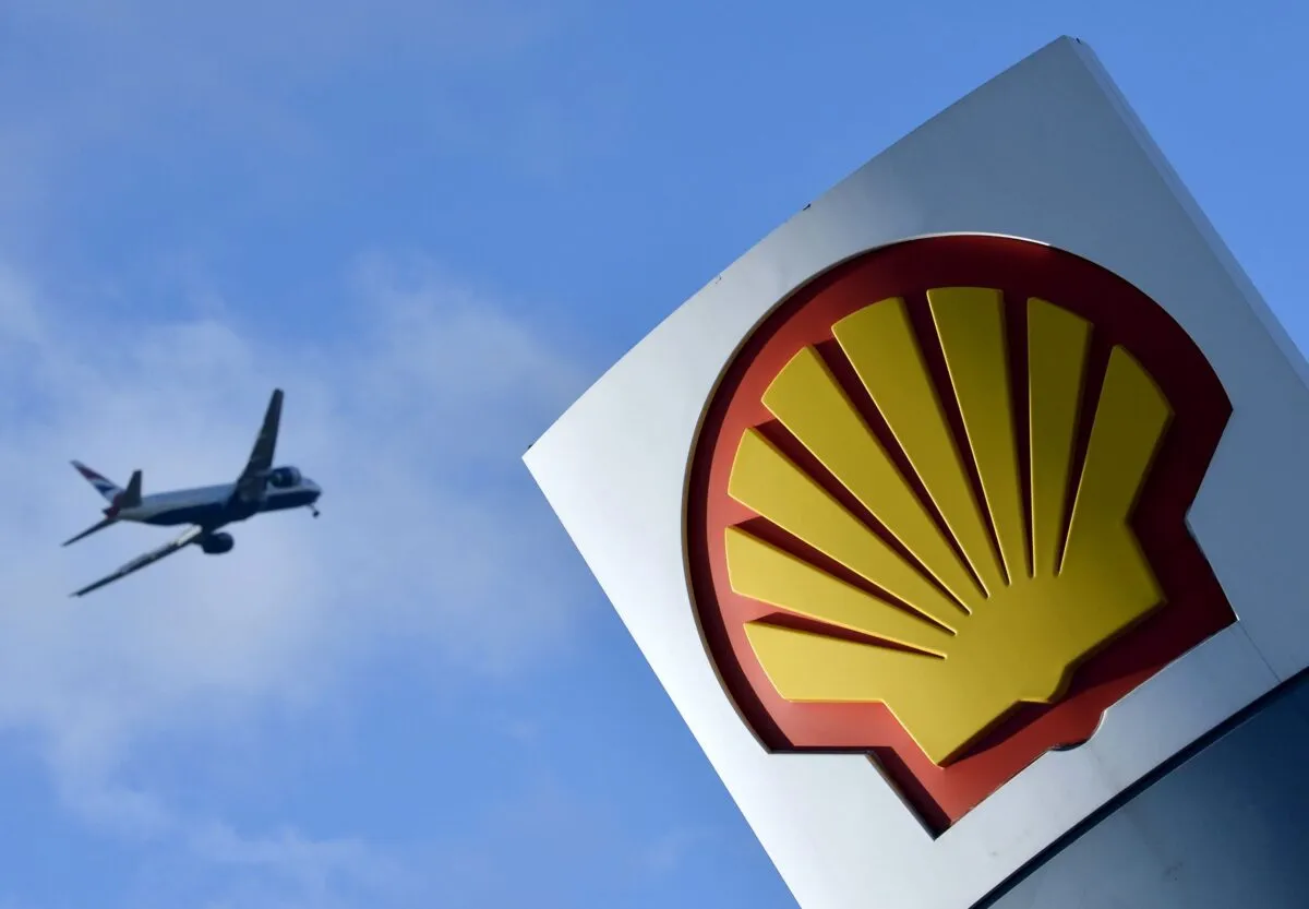Shell, büyük ölçekli düşük karbonlu uçak yakıtı üretmeyi planlıyor