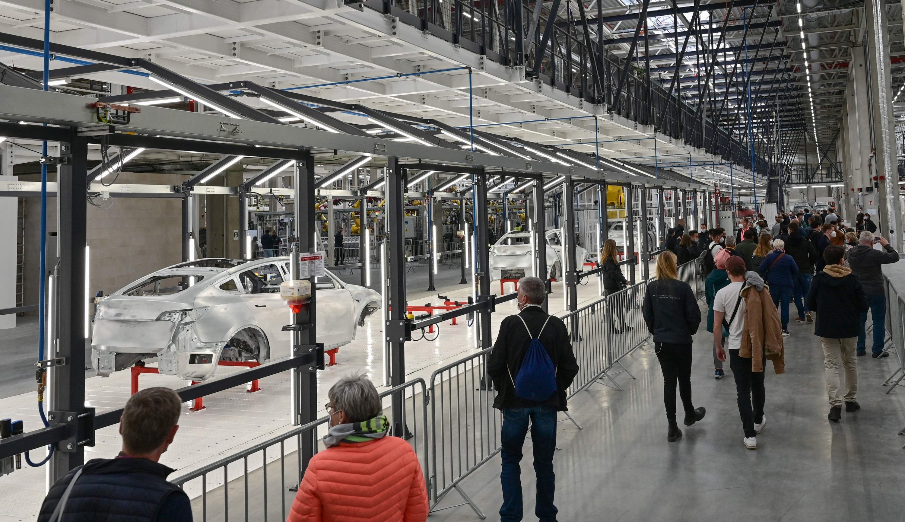 Musk, Aralık ayında Avrupa için ilk elektrikli otomobilleri üretmek istiyor