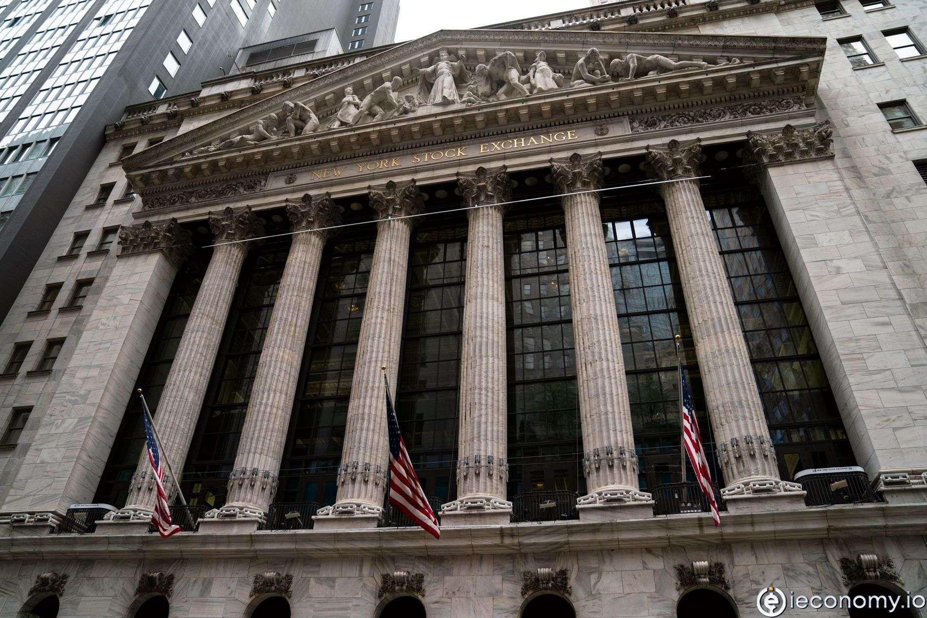 Wall Street'teki son rekor avı hafta ortası durakladı