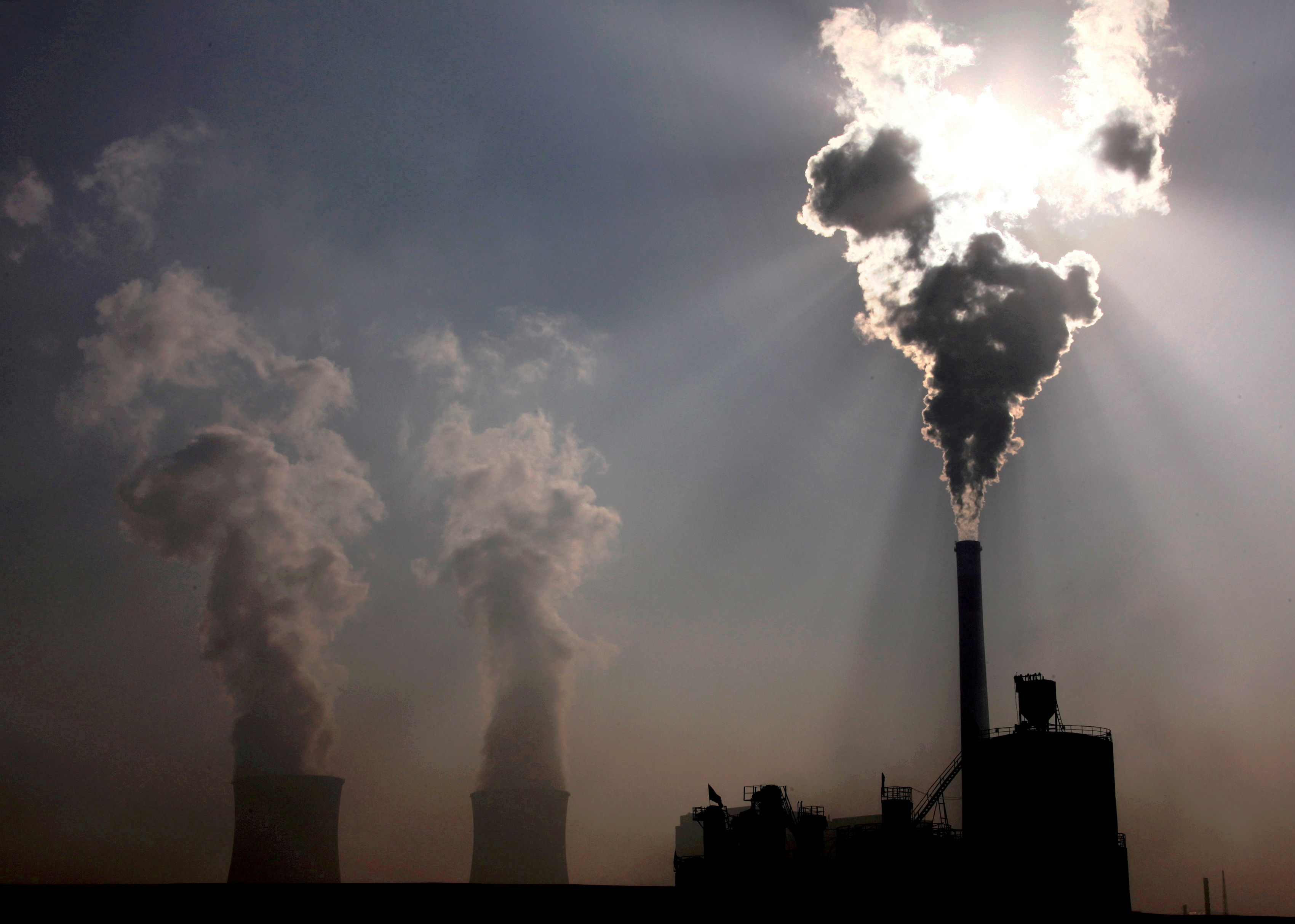 Study: The price on CO2 emissions must become the central element