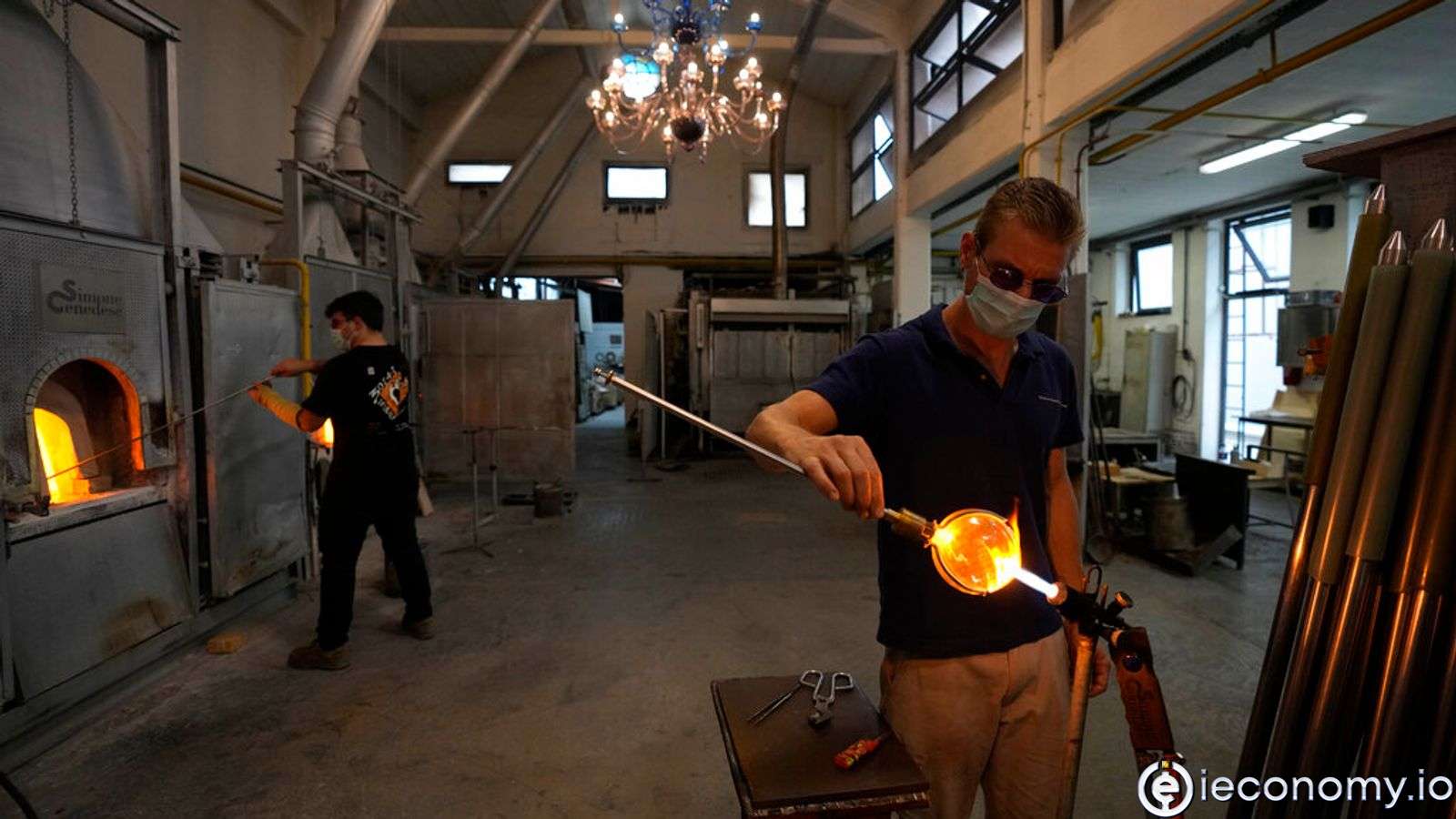 World-famous glassmakers from Murano are destroyed by expensive gas
