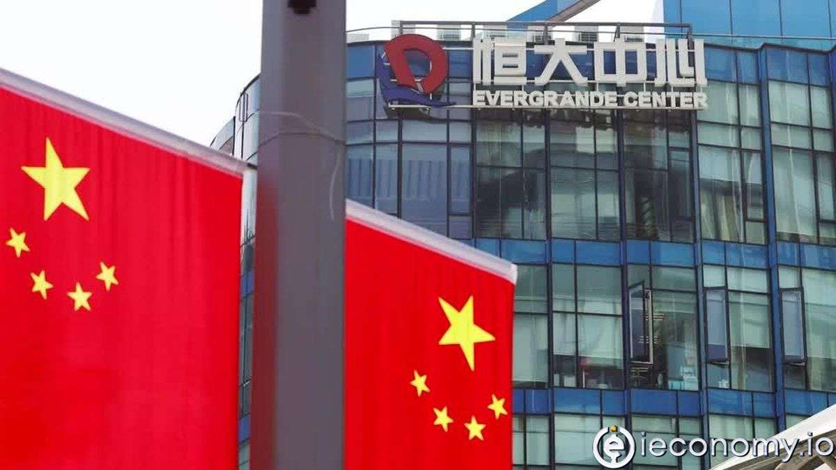 Evergrande is fluctuating worryingly in the direction of insolvency