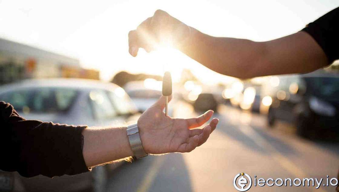 Sales in the used online vehicle market fell