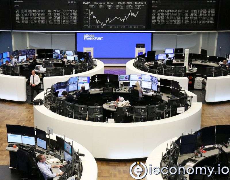 European shares set for their best month since November 2020