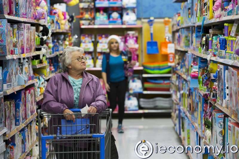Walmart Warns on Profits After Slashing Prices