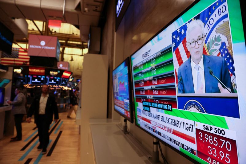 Fed Resesyon Korkularını Artırırken Wall Street Düştü