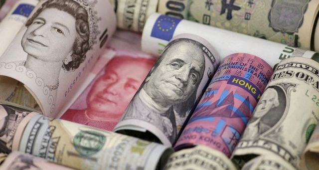 Dolar, Merkez Bankasının Yoğun Veri Dolu Haftası Öncesinde