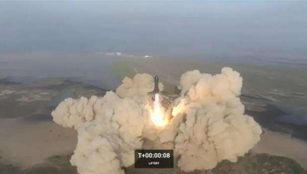 Elon Musk'ın Starship'i İlk Test Uçuşu Sırasında Patladı