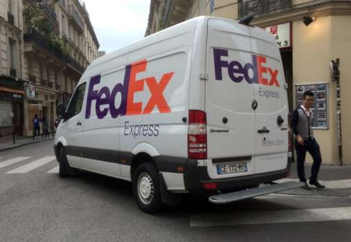 FedEx 4. Çeyrek Kazançları Arttı, Gelirler Geride Kaldı