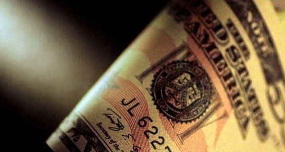 Dolar, Zayıf Çin Verilerinin Ardından Üç Ayın En Yüksek Seviyesine