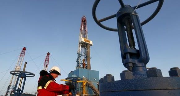 OPEC+’Nın Üretim Kesintileri Odağında Petrol Zirveden Geri