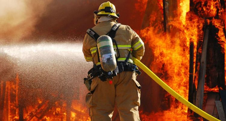 Los Angeles Yangınları Sigorta Sektörüne 20 Milyar Dolar Zarara Yol Açtı